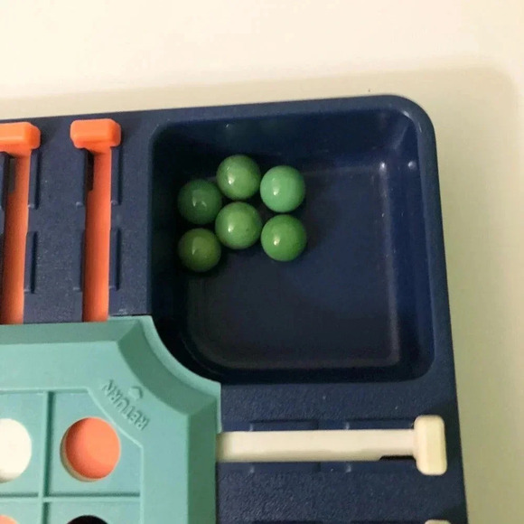 Vintage 70s MB Milton Bradley Stay Alive Board  Game Missing Instuctions - Picture 14 of 16